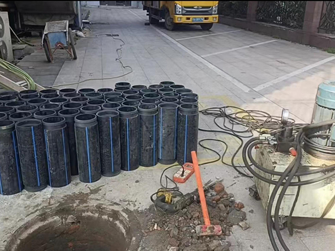 恩阳PE置换管厂家 DN315置换管 非开挖管短管置换