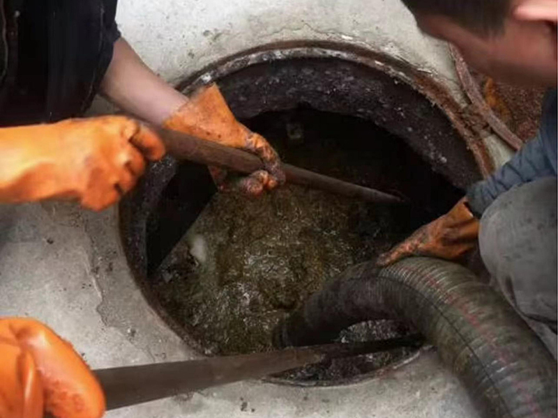 恩阳清理化粪池时如何避免沼气的危害?